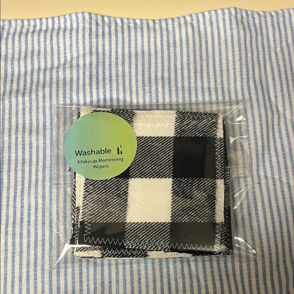 Black and White Checkered Makeup Removing Wipes
